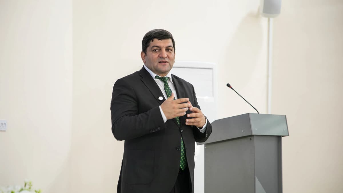 Osiyo texnologiyalar universitetida Ozarbayjon davlat pedagogika universiteti Quba filiali direktori, fizika fanlari doktori, professor Yusif Aliyev tomonidan professor-o‘qituvchilar va magistrantlar uchun akademik dars tashkil etildi. Unda ilmiy-tadqiqot faoliyati, ilmiy maqolalar yozish metodikasi hamda Ozarbayjonda ilm-fan rivoji borasidagi tajribalar muhokama qilindi.