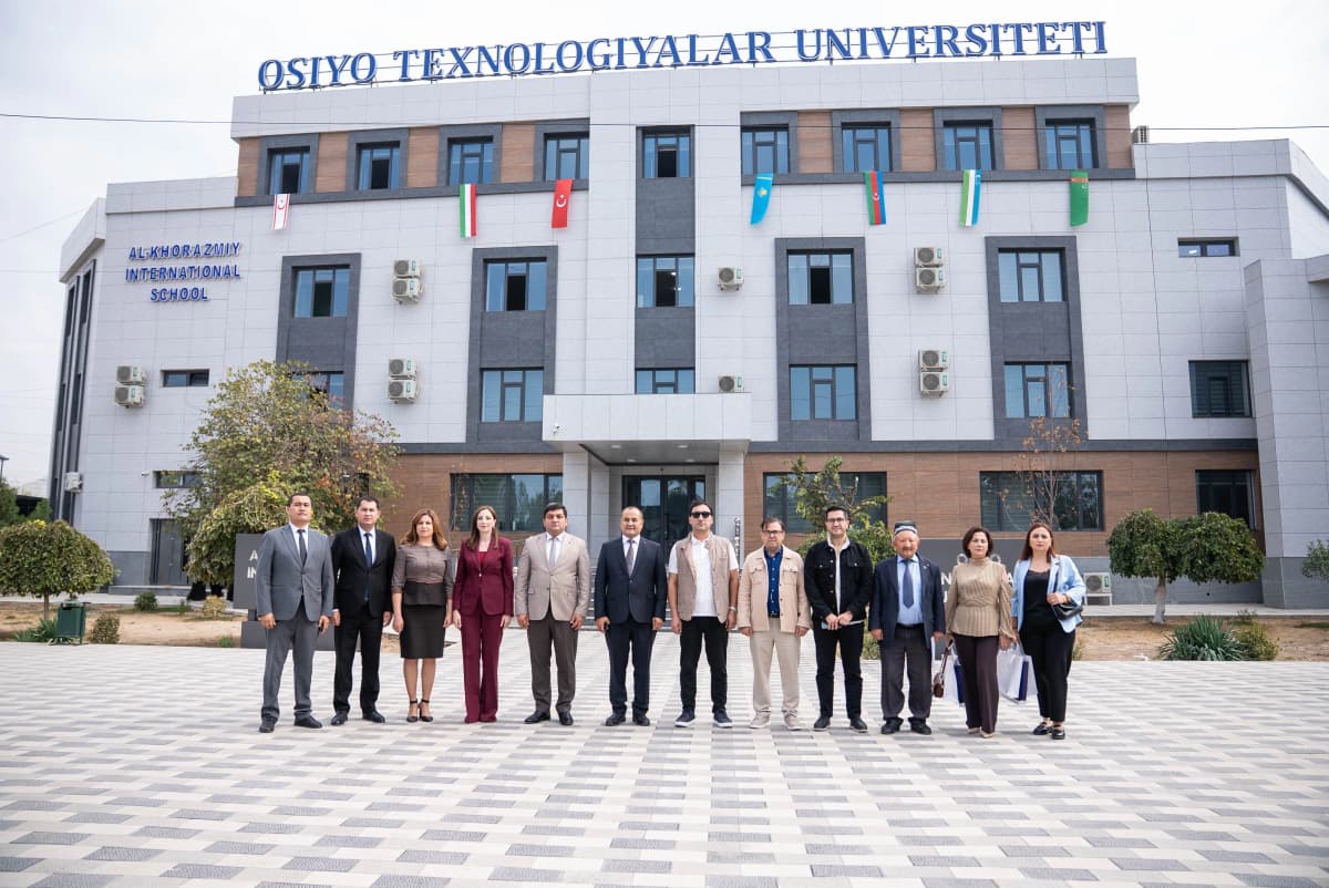 Osiyo texnologiyalar universitetida “O‘zbekiston–Ozarbayjon ilmiy-madaniy aloqalari” mavzusida xalqaro ilmiy-amaliy anjuman tashkil etildi. Tadbirda ikki davlat o‘rtasidagi ilmiy, ma’rifiy va madaniy hamkorlikni rivojlantirish, tarixiy meros va milliy qadriyatlarni asrab-avaylash, shuningdek, ta’lim va ilm-fan sohalaridagi aloqalarni mustahkamlash masalalari muhokama qilindi.