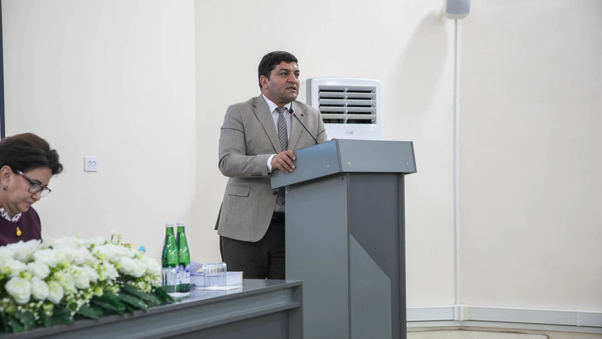 Osiyo texnologiyalar universitetida “O‘zbekiston–Ozarbayjon ilmiy-madaniy aloqalari” mavzusida xalqaro ilmiy-amaliy anjuman tashkil etildi. Tadbirda ikki davlat o‘rtasidagi ilmiy, ma’rifiy va madaniy hamkorlikni rivojlantirish, tarixiy meros va milliy qadriyatlarni asrab-avaylash, shuningdek, ta’lim va ilm-fan sohalaridagi aloqalarni mustahkamlash masalalari muhokama qilindi.