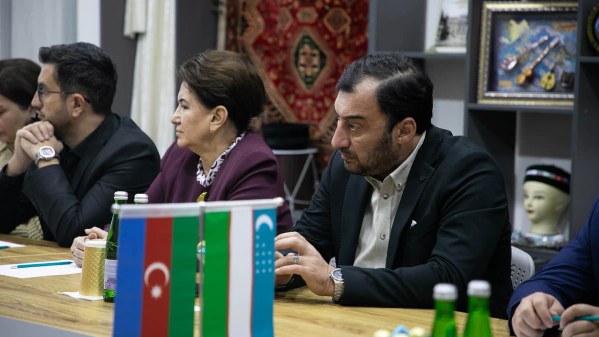 Osiyo texnologiyalar universitetida O‘zbekiston va Ozarbayjon o‘rtasidagi do‘stlik, hamkorlik va madaniy aloqalarni mustahkamlashga qaratilgan O‘zbekiston–Ozarbayjon do‘stlik markazining ochilish marosimi bo‘lib o‘tdi. Markaz ikki xalq o‘rtasidagi tarixiy rishtalarni mustahkamlash, milliy qadriyatlar va madaniyatni targ‘ib etish, shuningdek, ta’lim va ilm-fan sohalaridagi hamkorlikni rivojlantirishga xizmat qiladi.