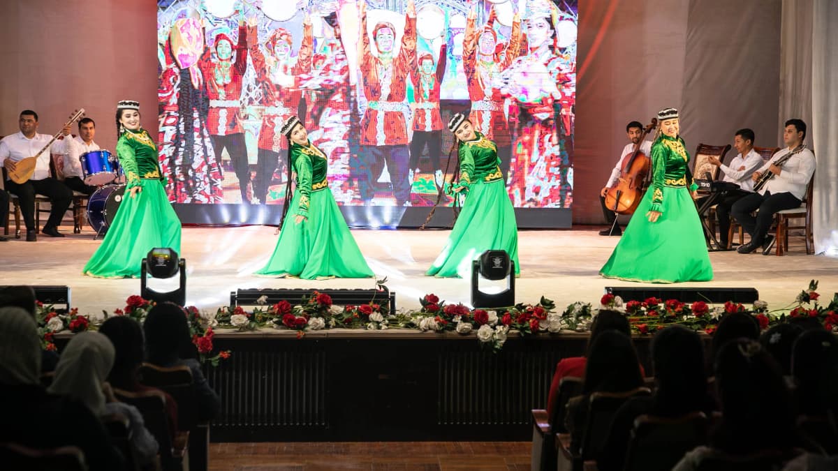 Osiyo texnologiyalar universitetida O‘zbekiston va Ozarbayjon o‘rtasidagi do‘stlik va hamkorlik munosabatlarini mustahkamlashga qaratilgan O‘zbekiston–Ozarbayjon do‘stlik markazining ochilish marosimi bo‘lib o‘tdi. Marosimdan so‘ng ikki xalq o‘rtasidagi mustahkam do‘stlik, madaniy yaqinlik va mushtarak qadriyatlarni tarannum etuvchi “O‘zbekiston–Ozarbayjon — abadiy do‘stlik” nomli konsert dasturi tashkil etildi.