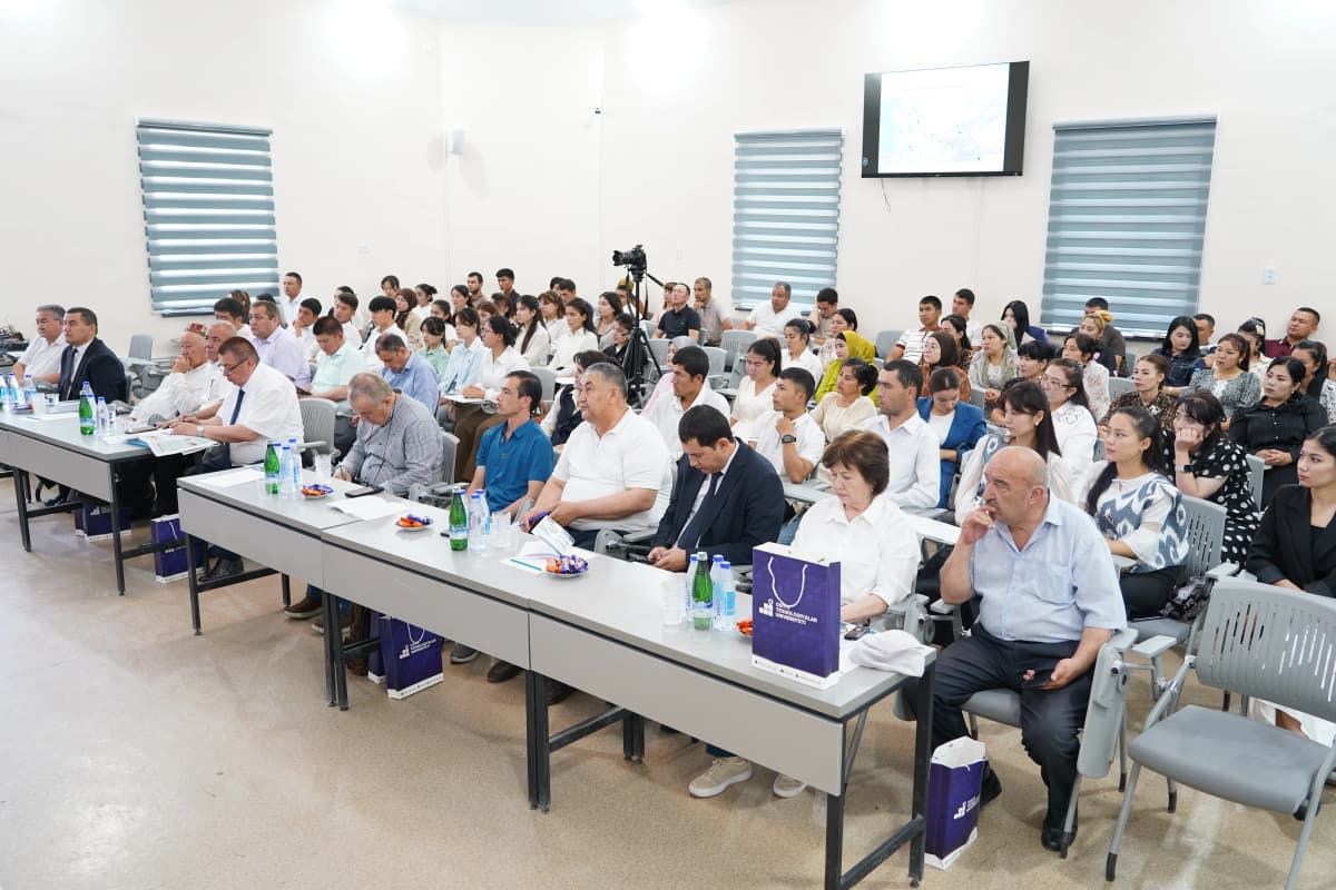 👨‍🏫 Konferensiya doirasida tarixchi olimlar, professorlar va tadqiqotchilar tomonidan dolzarb mavzularda ilmiy ma’ruzalar taqdim etilmoqda.