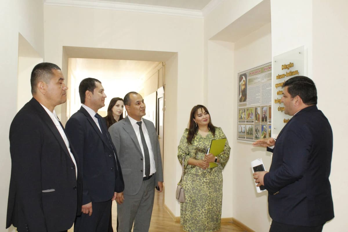 🎓 Osiyo texnologiyalar universiteti delegatsiyasi Ozarbayjon Respublikasidagi Ozarbayjon Davlat Pedagogika universiteti Quba filialida bo‘lib, filial direktori hamda professor-o‘qituvchilari ishtirokida xalqaro ilmiy-amaliy konferensiyada qatnashdi.
