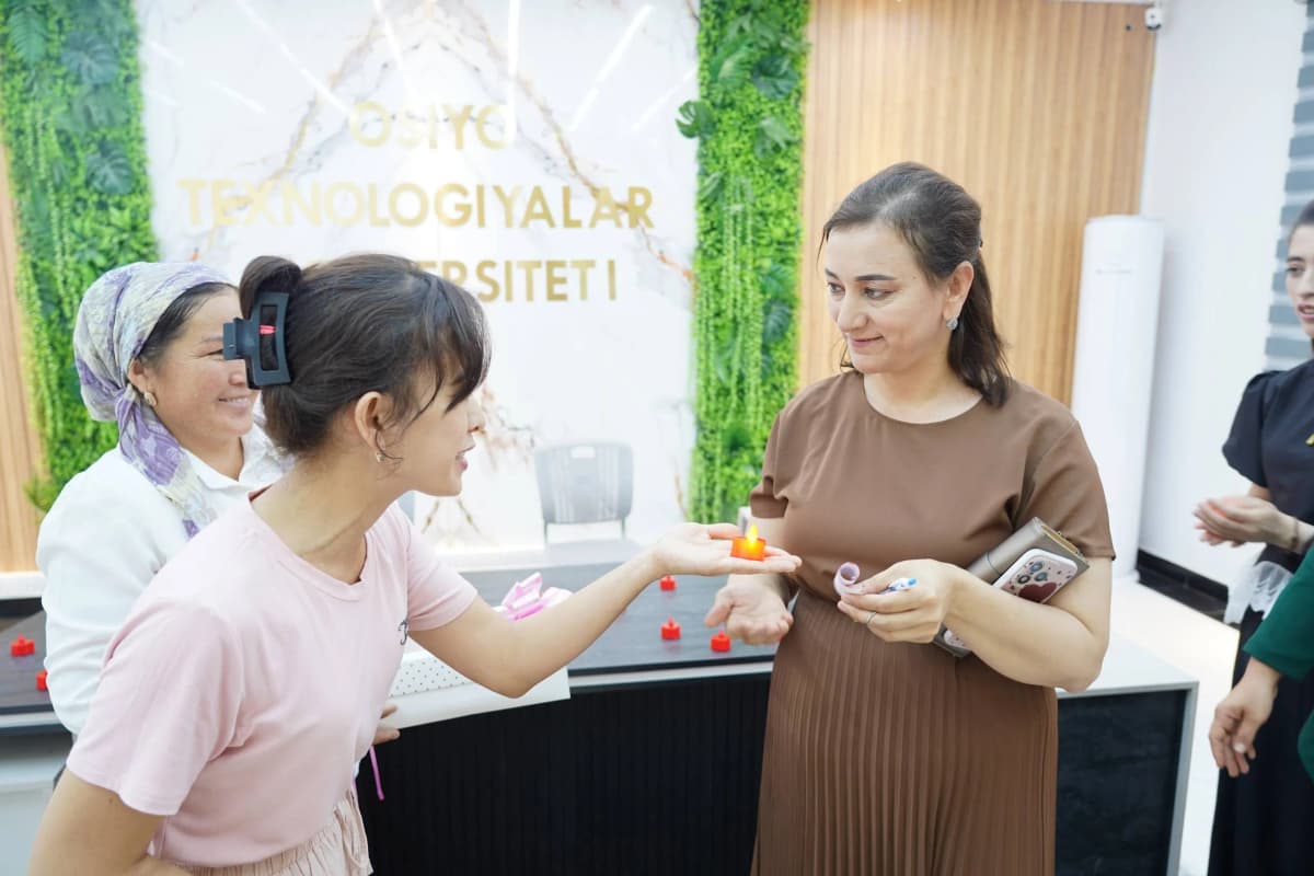 Osiyo texnologiyalar universiteti Pedagogika kafedrasi tomonidan Psixologiya yo'nalishi talabalari
bilan birgalikda "Yashashga ming bir sabab" mavzusida tadbir tashkil etildi.